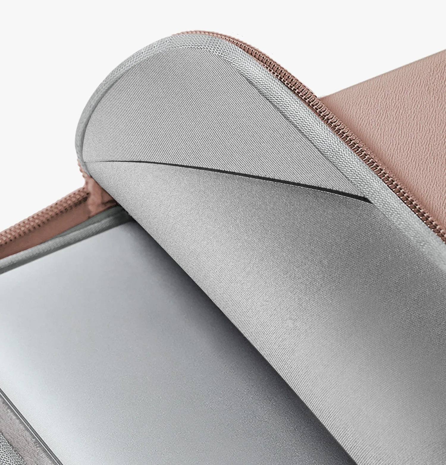Чехол-конверт UNIQ Cyprus Textured Neoprene Water-Resistant для ноутбуков до 14", коричневый (Nude Brown)photo6