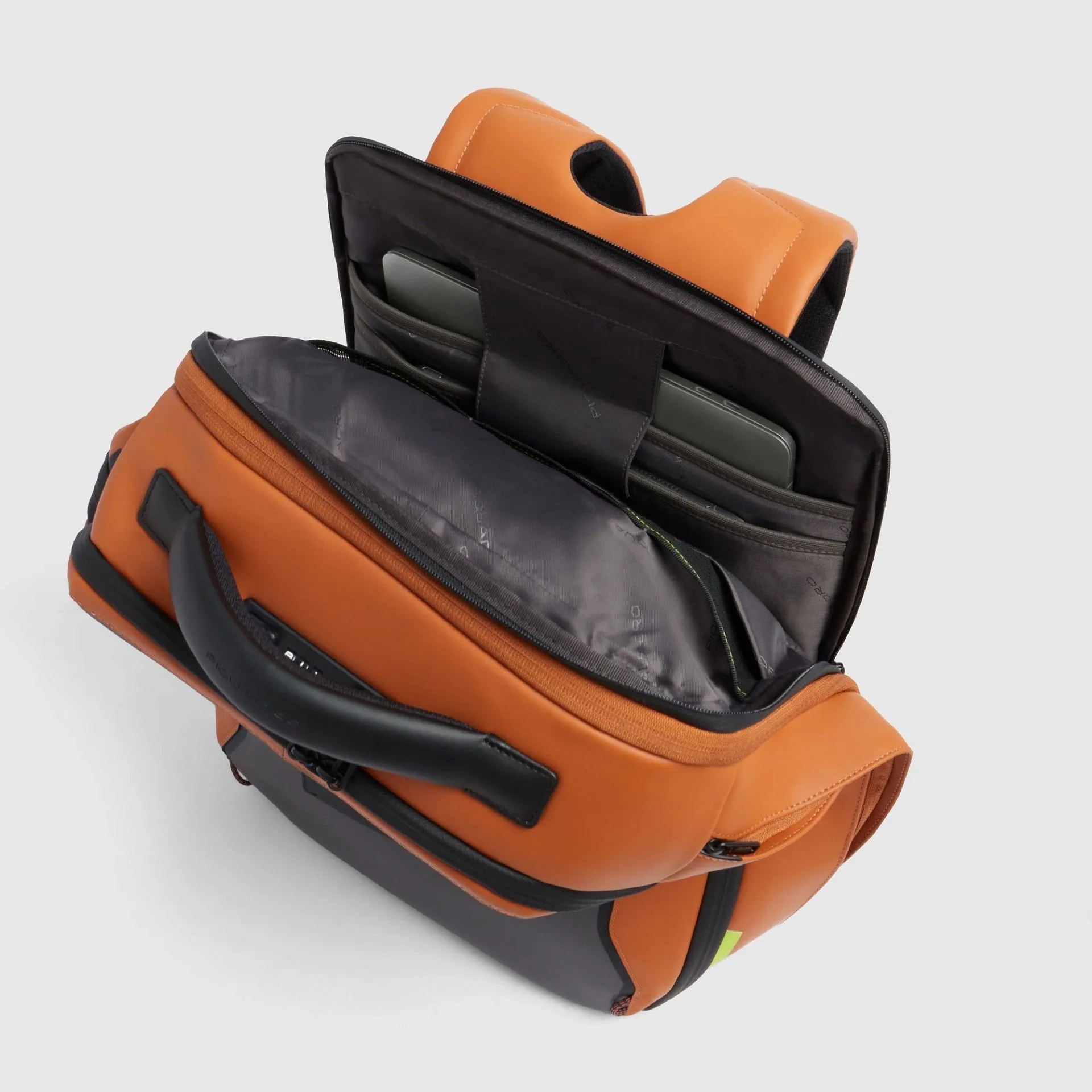 Дорожный рюкзак для ноутбука 15,6" с системой расширения Piquadro CA7152W146/AR, оранжевыйphoto4