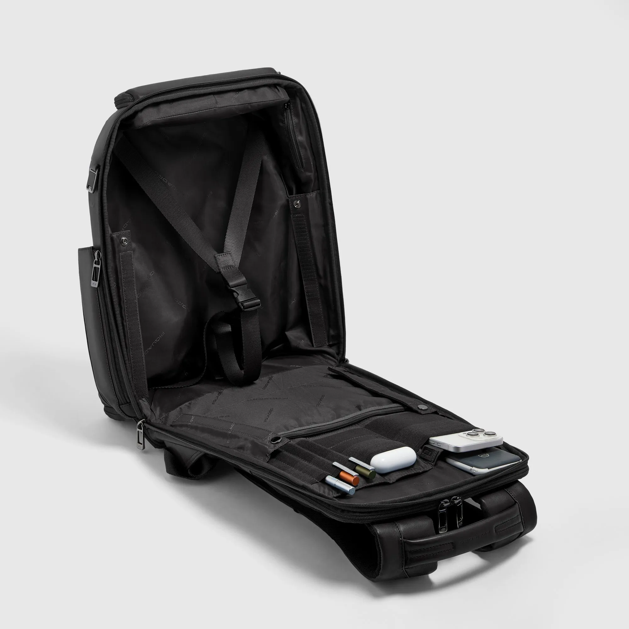 Кожаный рюкзак для ноутбука 15,6" с расширяемым объёмом Piquadro CA7181W143/N, чёрныйphoto9