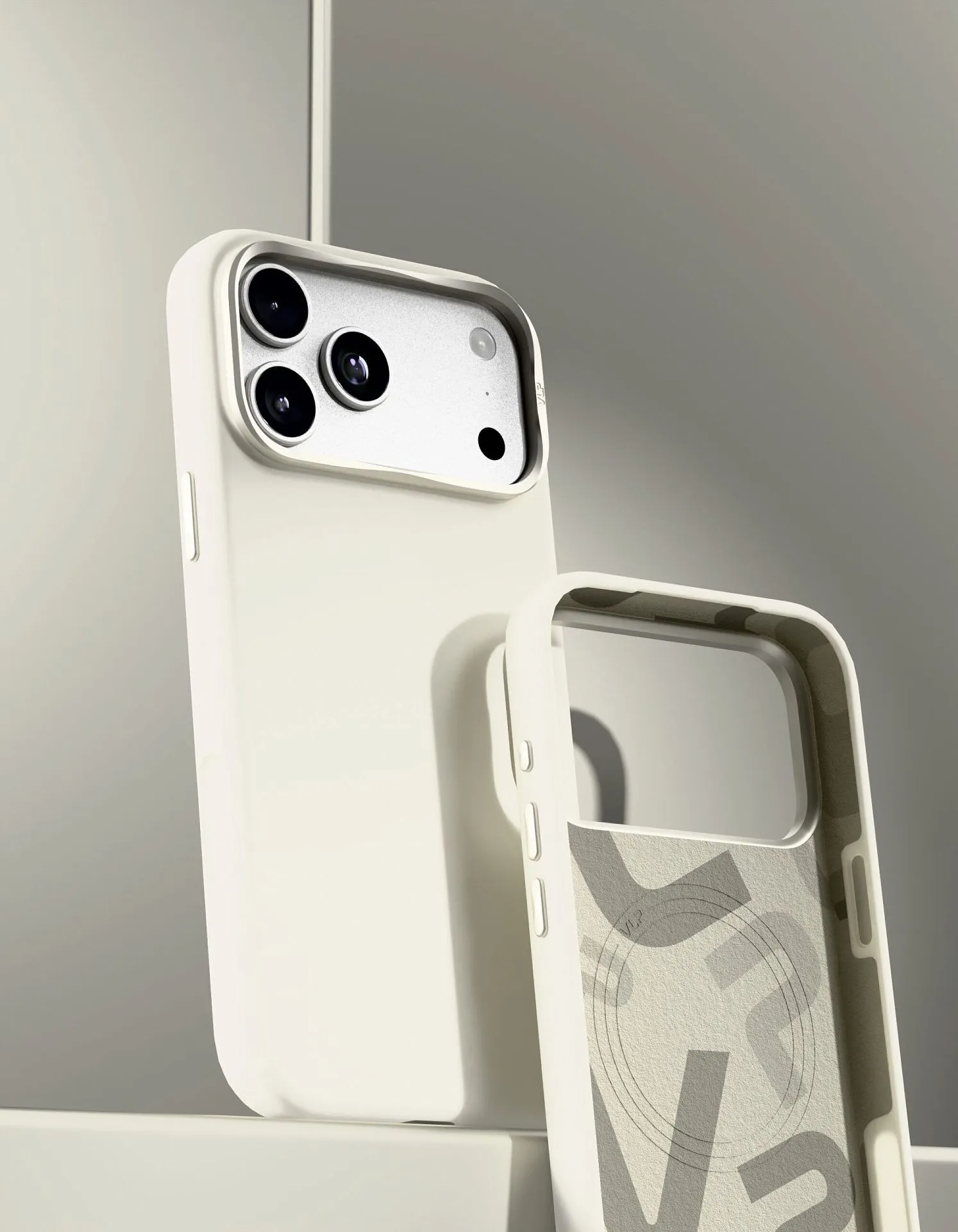 Чехол защитный VLP Aster Pro Case с MagSafe для iPhone 18 Pro, белыйphoto1