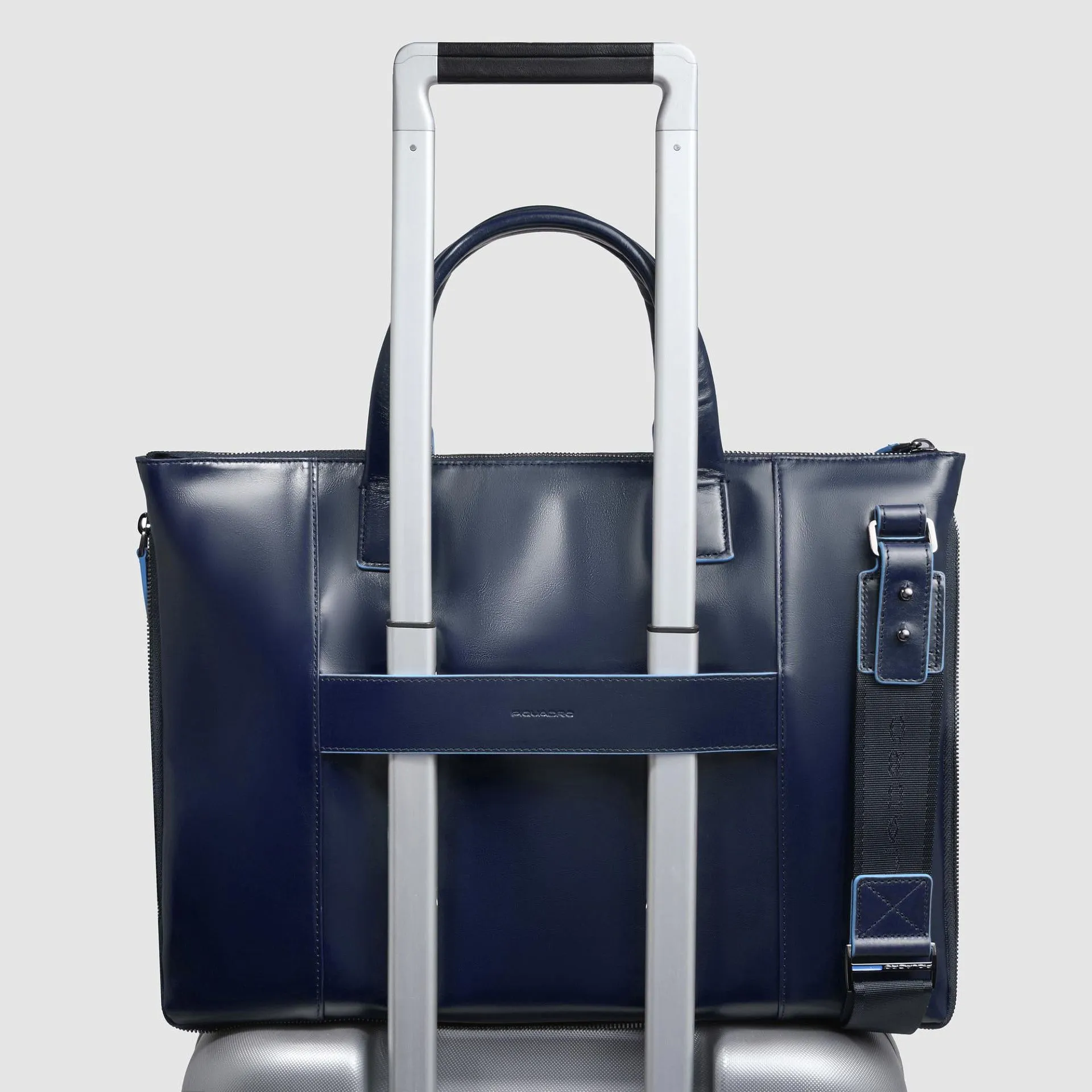 Кожаная сумка для ноутбука 15,6" с расширением Piquadro CA4021B2/BLU2, синийphoto2