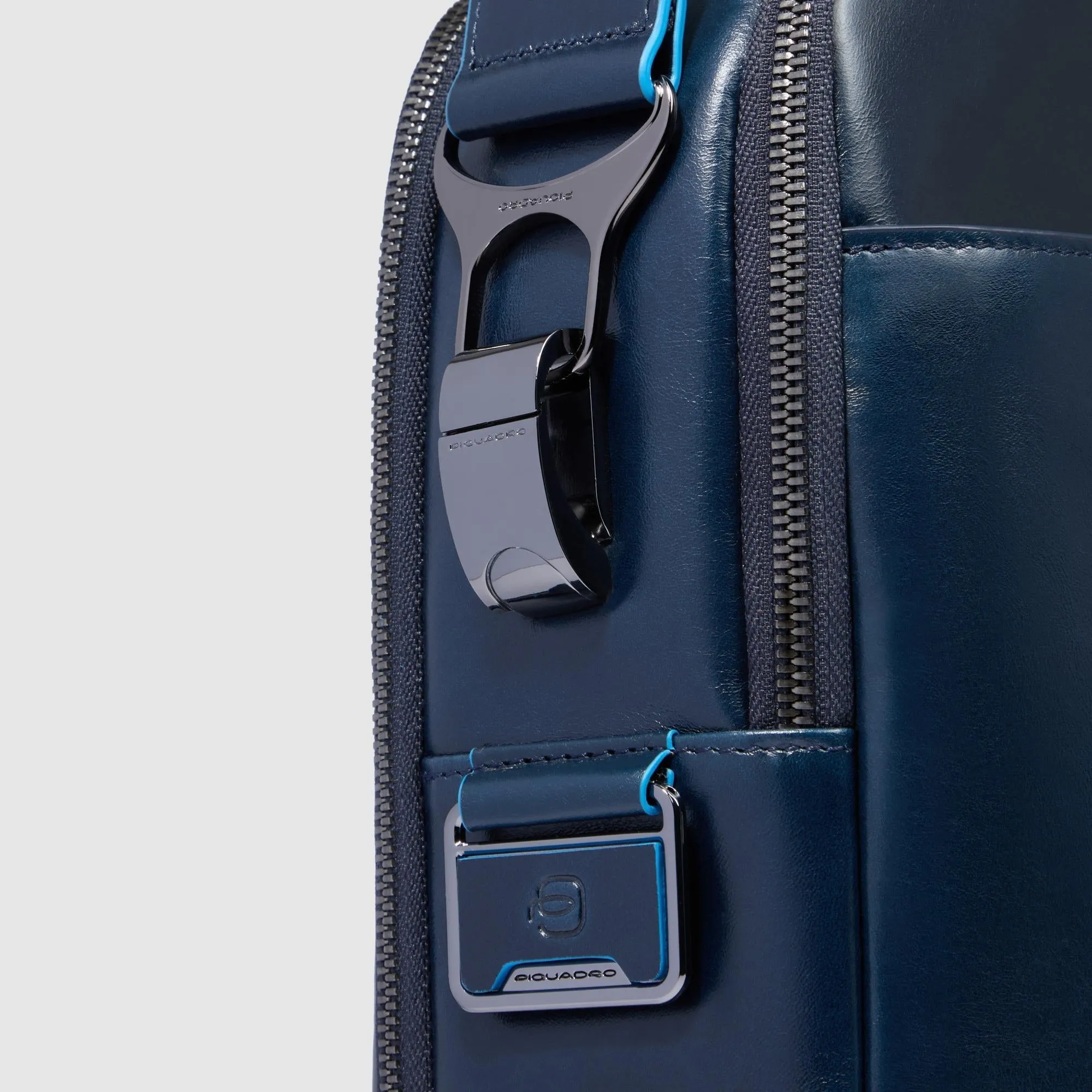 Кожаная сумка для ноутбука 15,6" с защитой RFID Piquadro CA6815B2/BLU2, синийphoto5