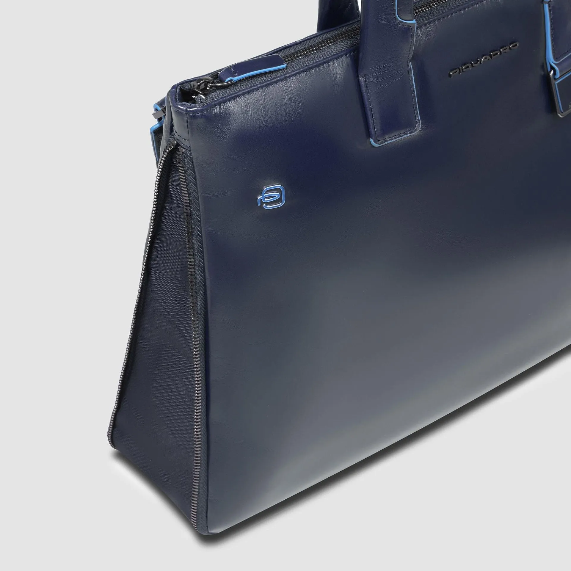 Кожаная сумка для ноутбука 15,6" с расширением Piquadro CA4021B2/BLU2, синийphoto3