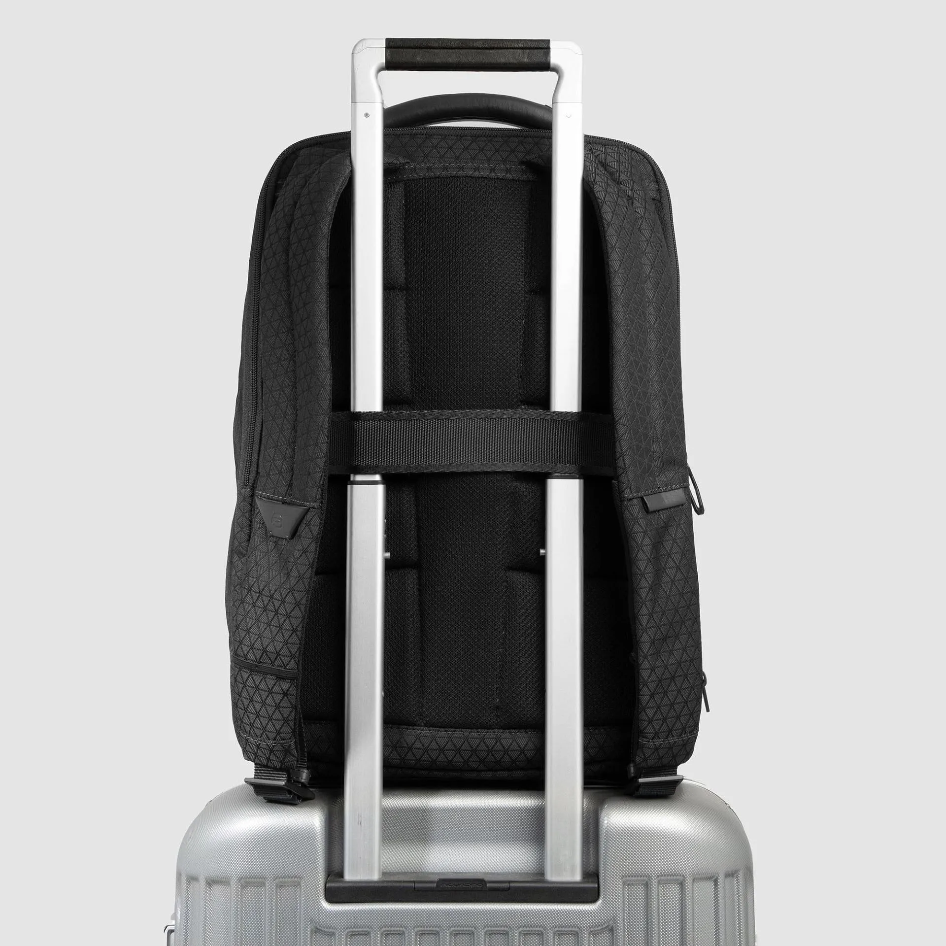 Дорожный рюкзак для ноутбука 15,6" с расширением объёма Piquadro CA6829W139/N, чёрныйphoto2