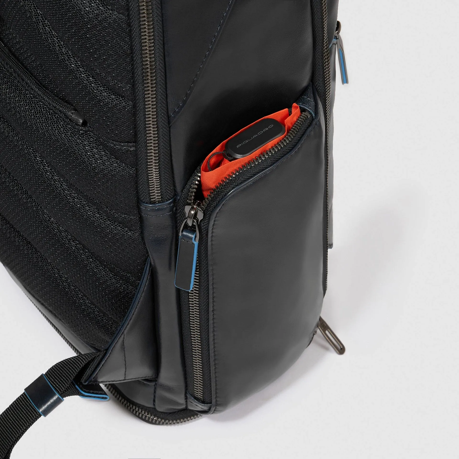 Кожаный рюкзак для ноутбука 15,6" со стальным тросом Piquadro CA6592B2BM/BLU2, синийphoto6