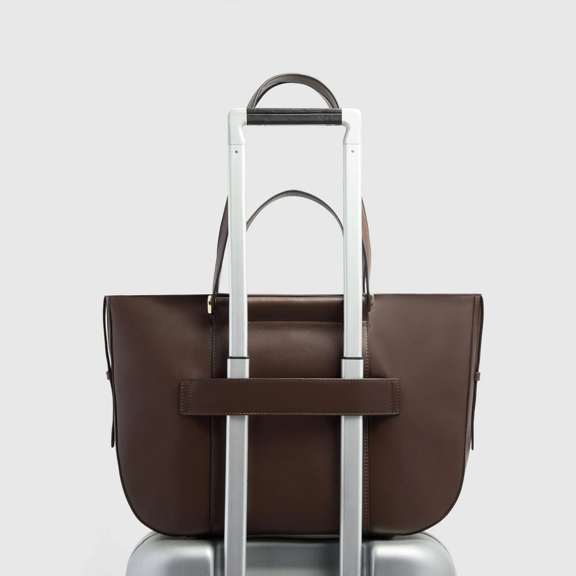 Женская кожаная сумка для ноутбука 14" Piquadro BD7136W92/MS, коричневый - noce scuro scamosciatophoto2