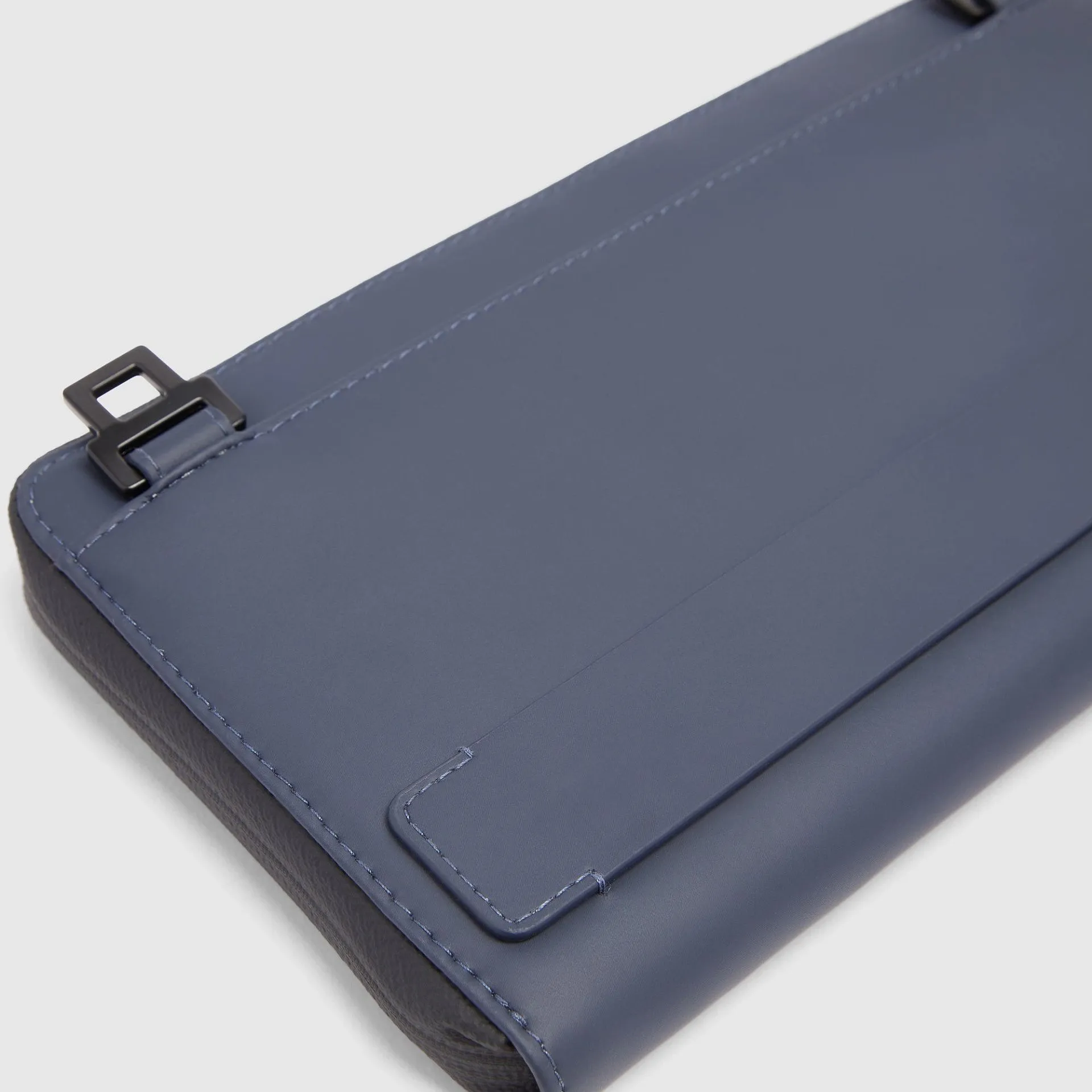 Мужской клатч из водоотталкивающей ткани с RFID-защитой Piquadro AC6732C2OWR/BLU, синийphoto4