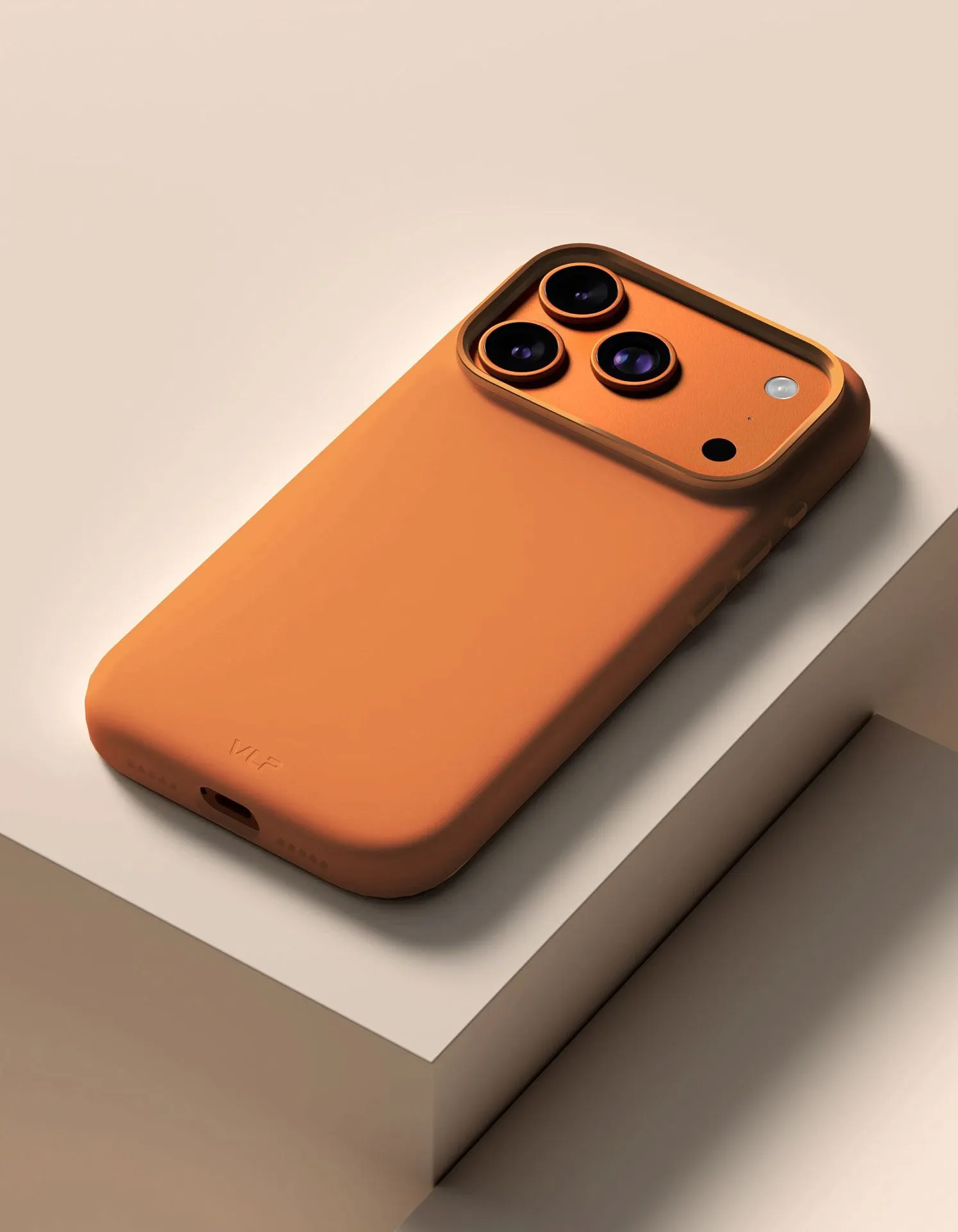 Чехол защитный VLP Aster Pro Case с MagSafe для iPhone 17 Pro, оранжевыйphoto1