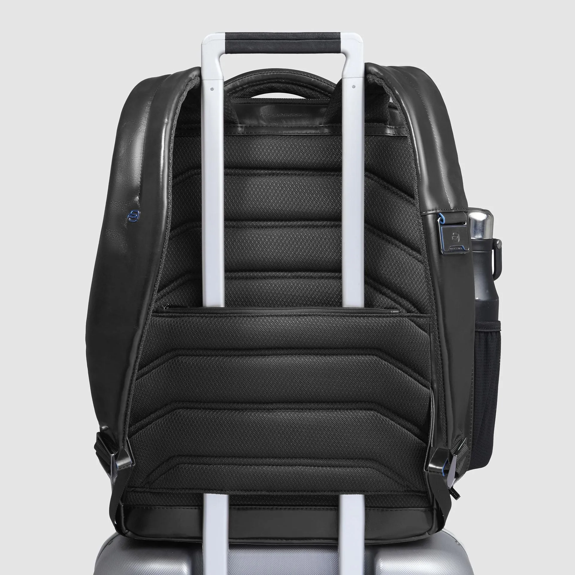 Кожаный рюкзак для ноутбука 15,6" с RFID-защитой Piquadro CA6817B2/N, чёрныйphoto2
