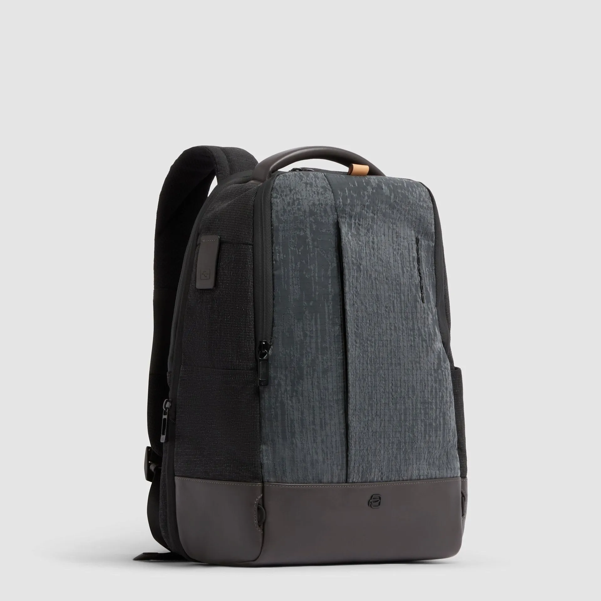 Рюкзак для ноутбука 14" с системой расширения Piquadro CA7188W145/GRS, серыйphoto1