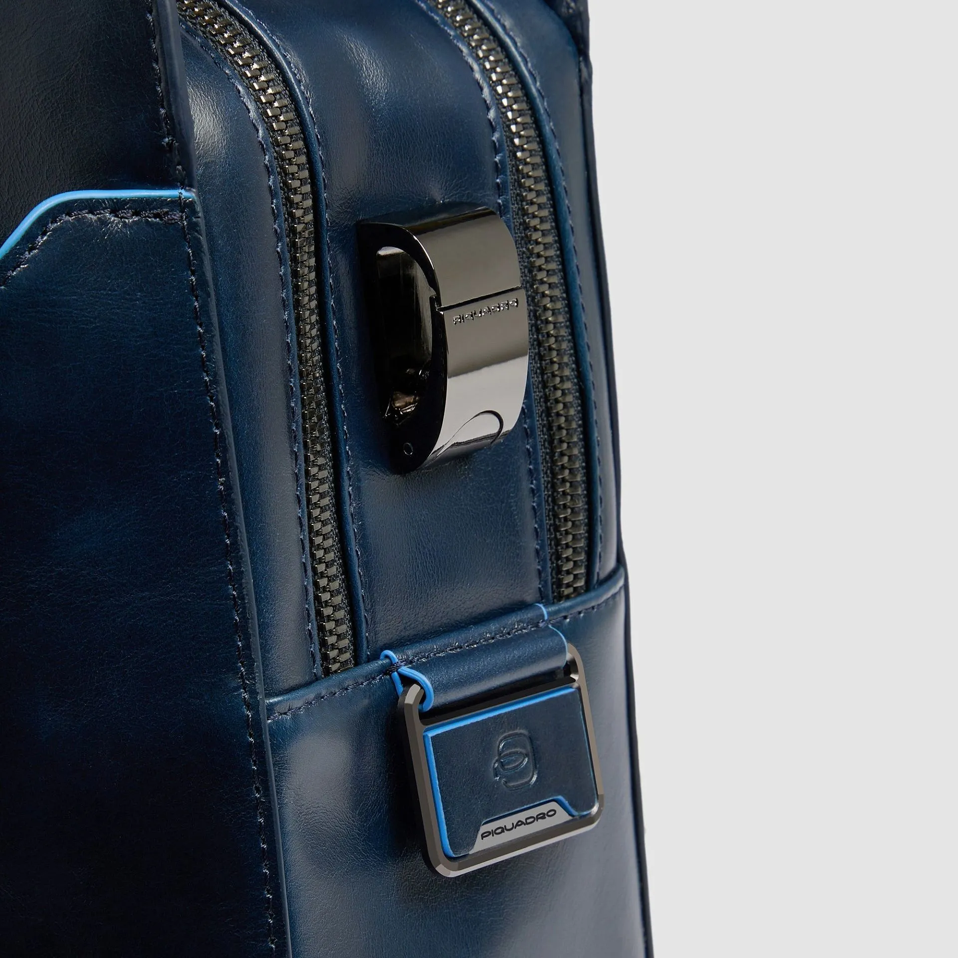Кожаный портфель для ноутбука 15,6" с RFID-защитой Piquadro CA6590B2/BLU2, синийphoto4