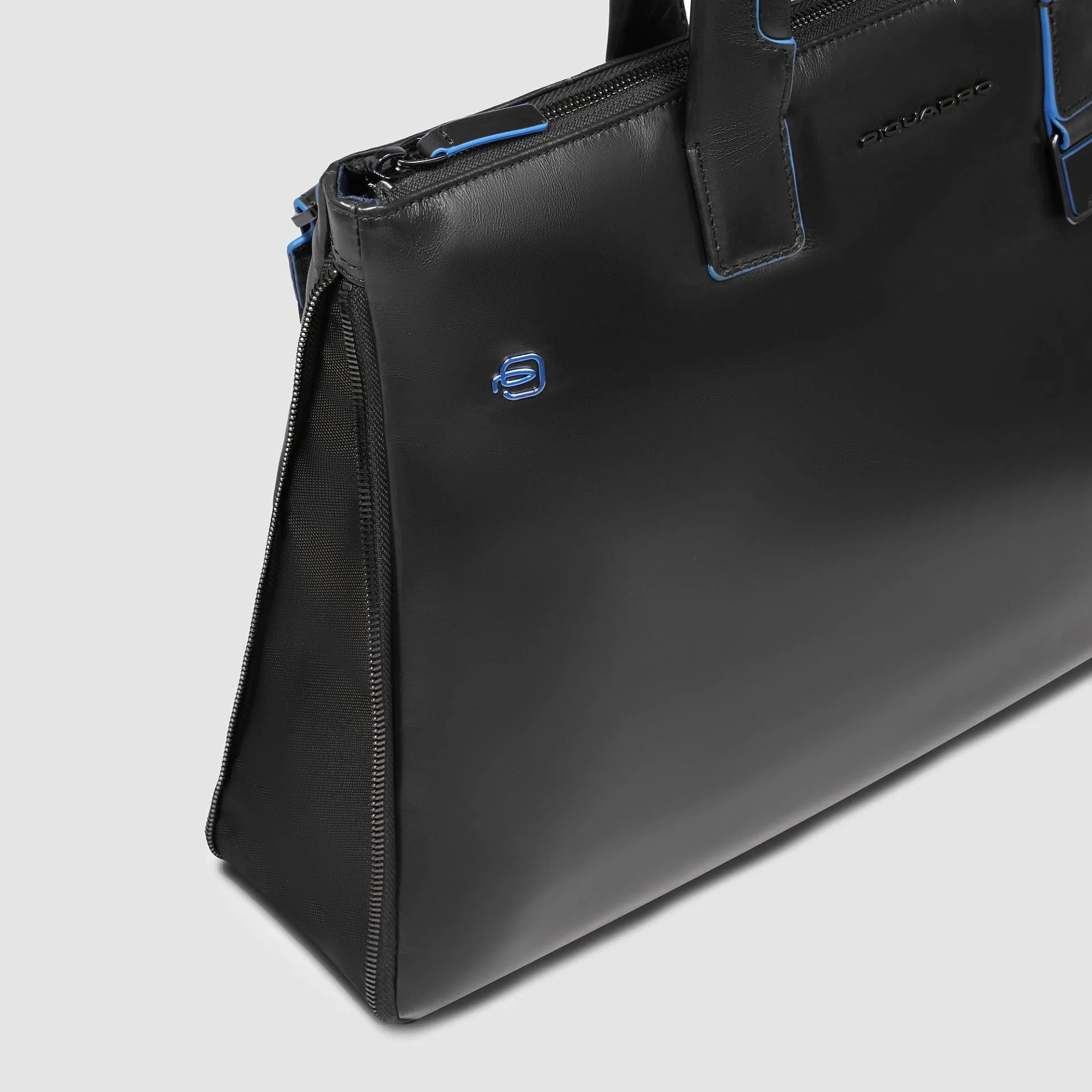 Кожаная сумка для ноутбука 15,6" с расширением Piquadro CA4021B2/N, чёрныйphoto3