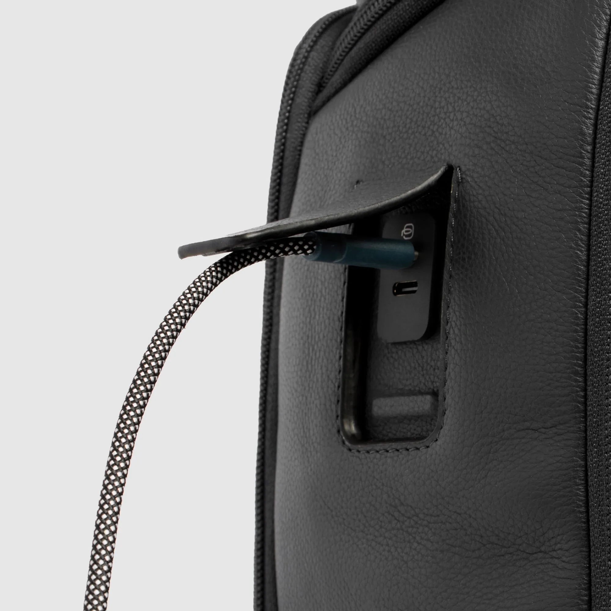 Кожаный рюкзак для ноутбука 15,6" с RFID-защитой Piquadro CA7162W137/N, чёрныйphoto9
