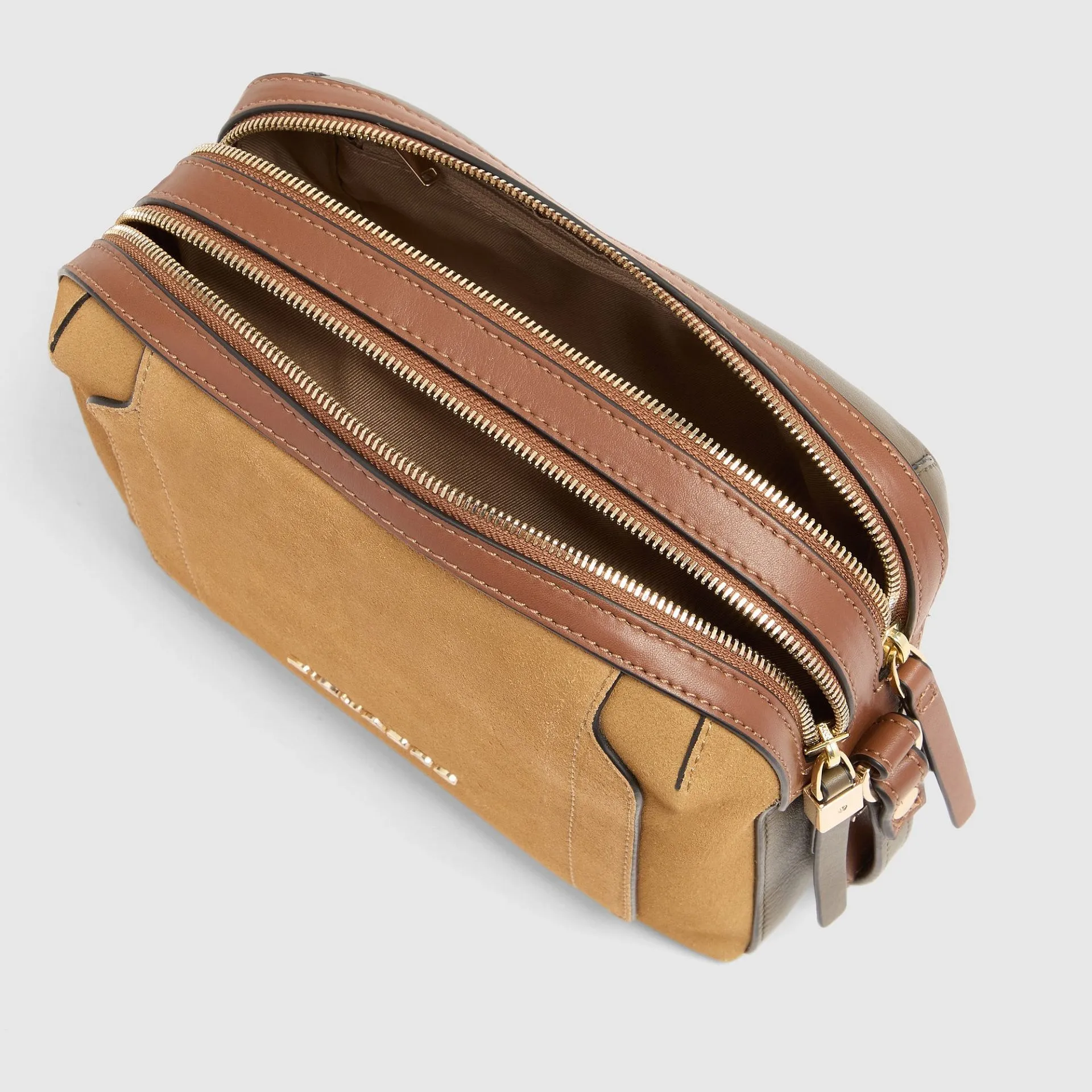 Женская кожаная сумка кросс-боди camera case Piquadro BD4870W92/SAVES, коричневый - nocciola scamosciatophoto3