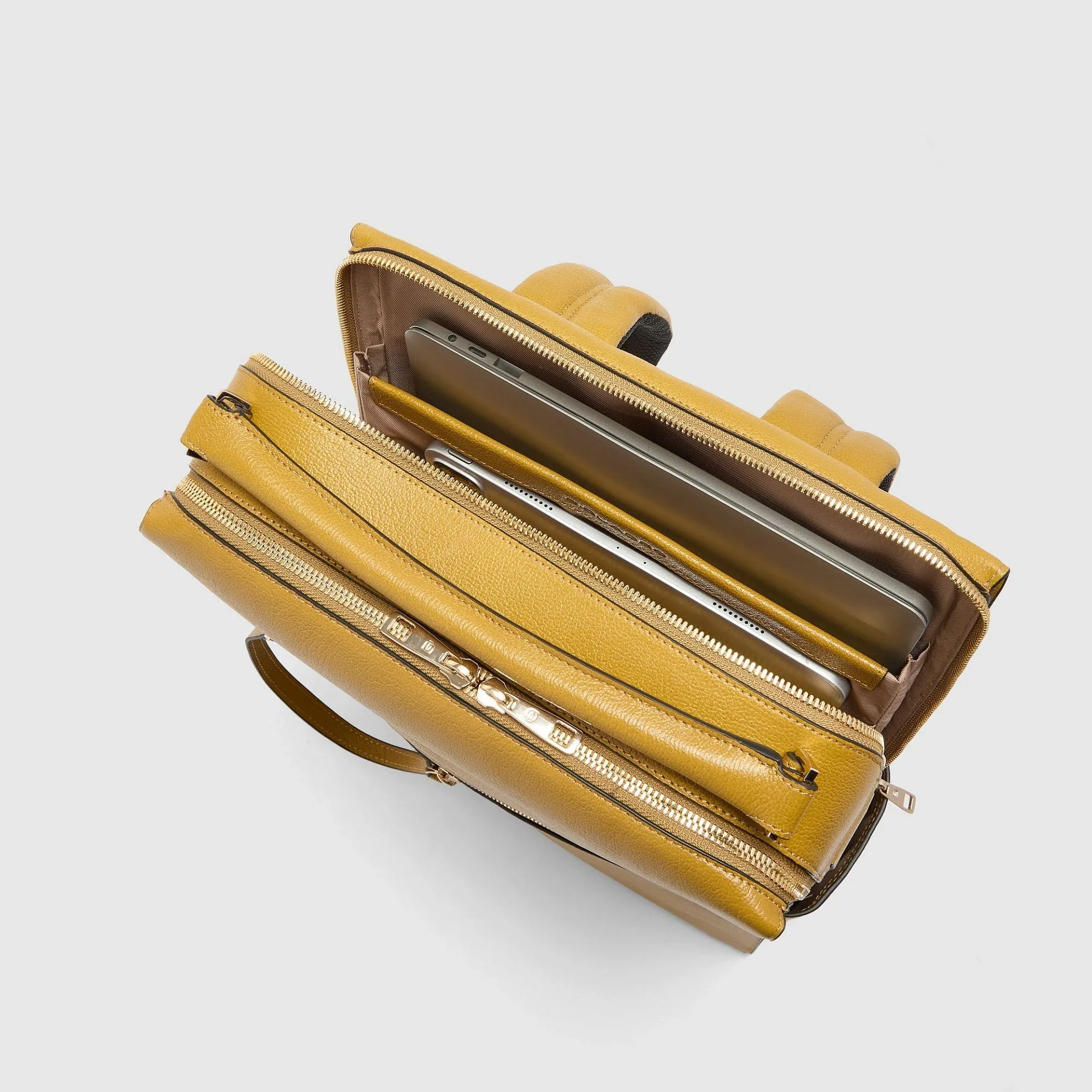 Женский рюкзак для ноутбука 15,6" из кожи Piquadro CA6839W140BM/G, жёлтыйphoto4