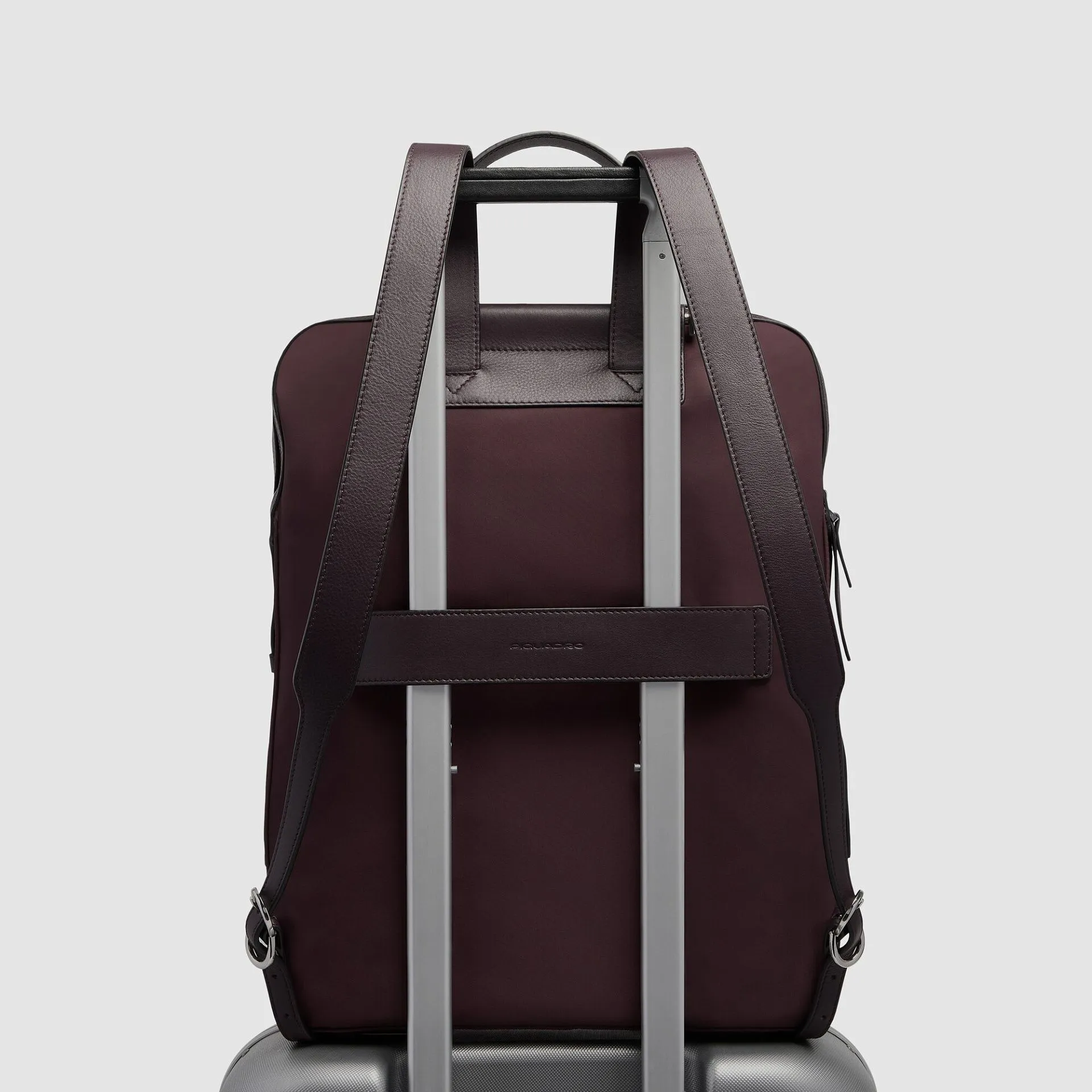 Женский рюкзак для ноутбука 15,6" с RFID-защитой Piquadro CA7042W92T/BO2, бордовыйphoto2