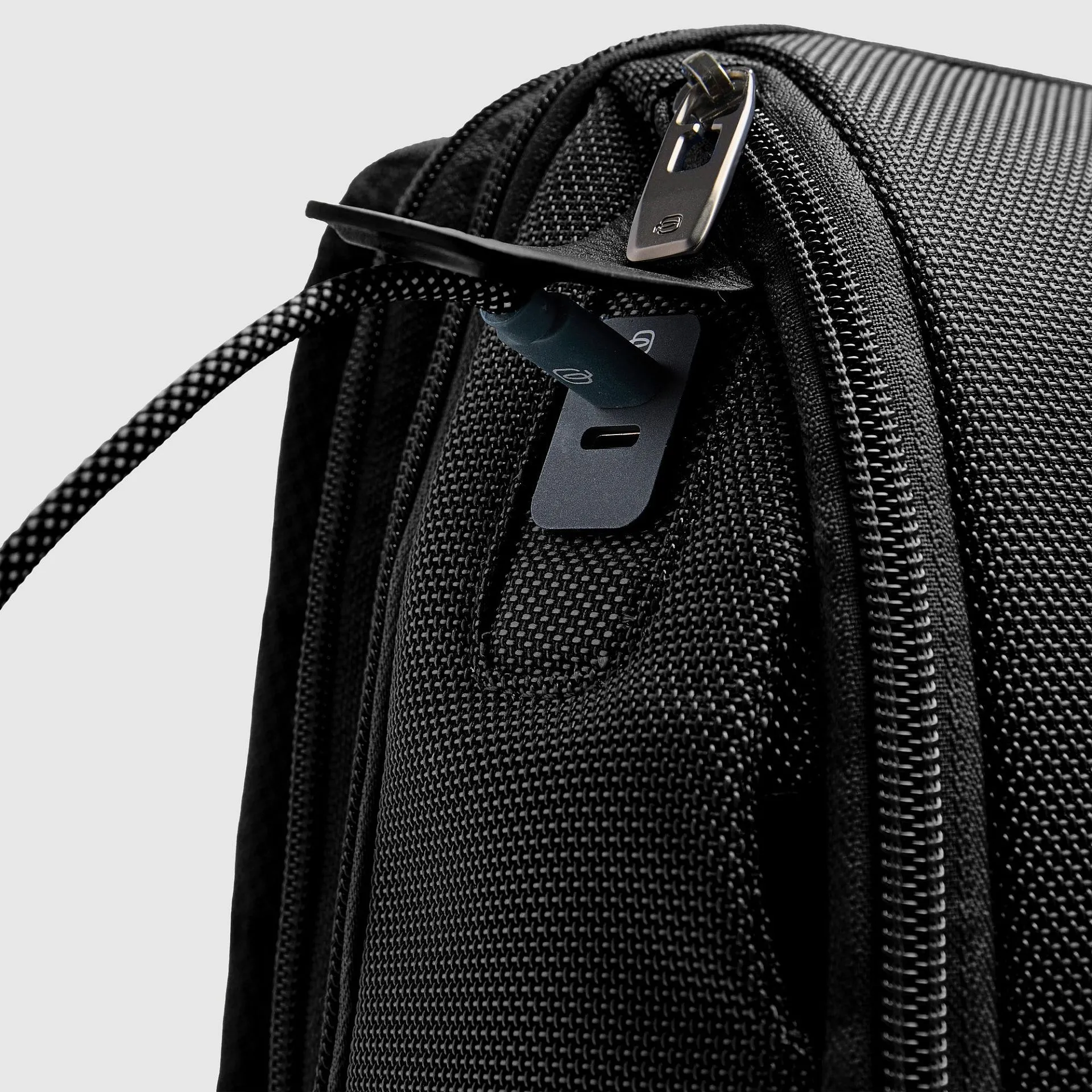 Модульный рюкзак для ноутбука 14" с защитой RFID Piquadro CA7404PQ6/N, чёрныйphoto9