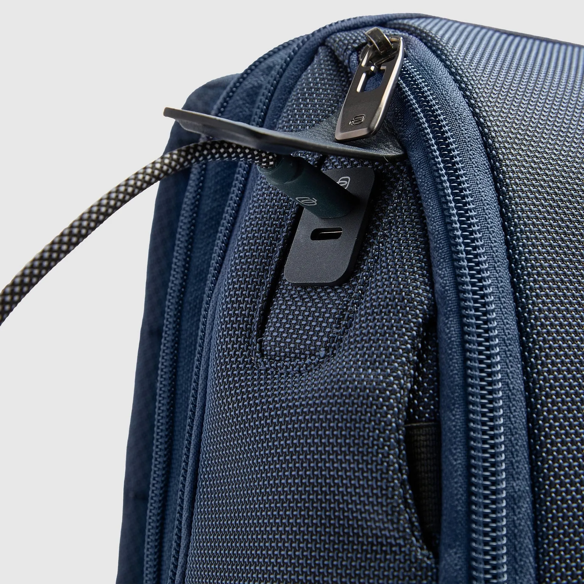 Модульный рюкзак для ноутбука 14" с защитой RFID Piquadro CA7404PQ6/BLU, синийphoto9