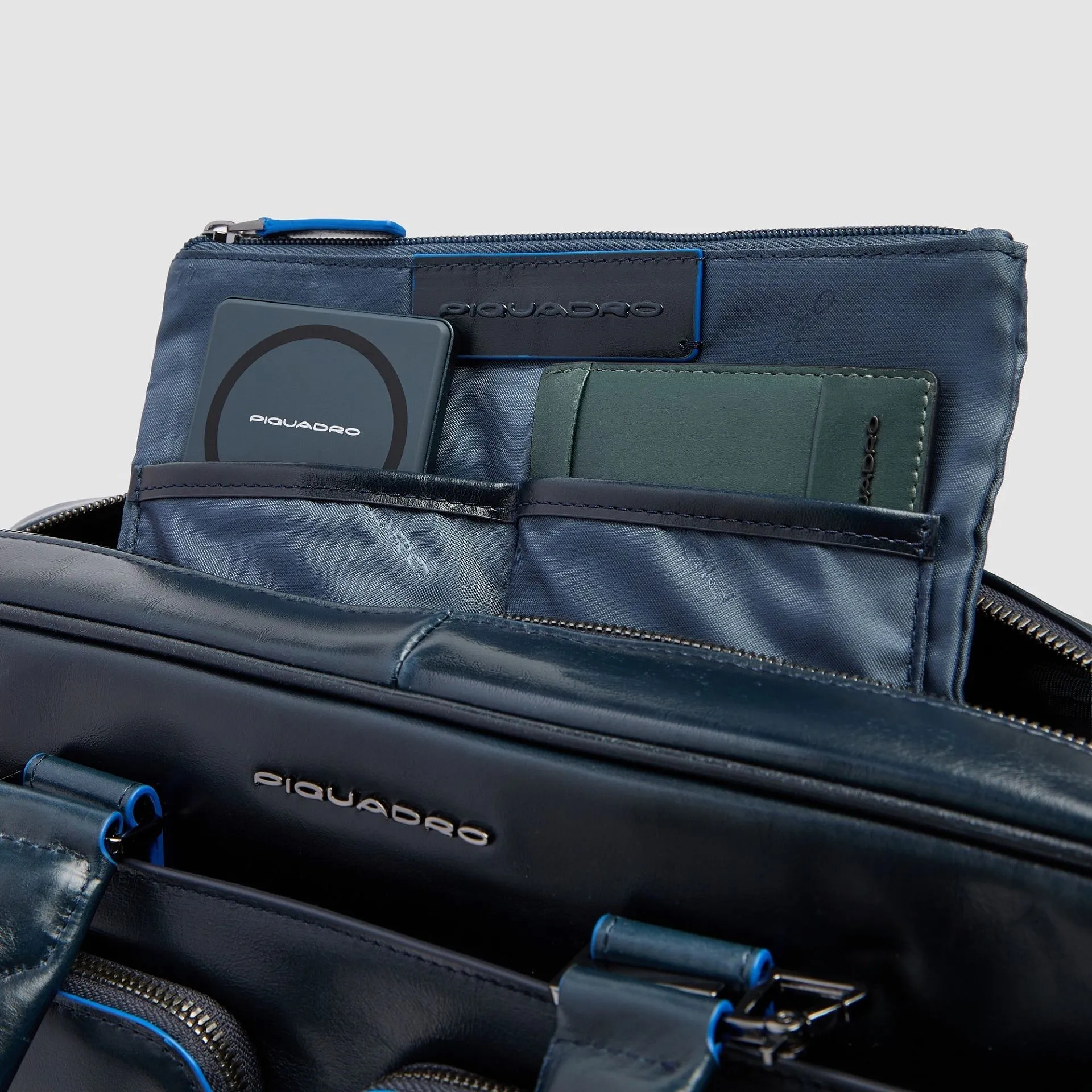 Кожаная сумка для ноутбука 14" с навесным замком Piquadro CA2849B2/BLU2, синийphoto4