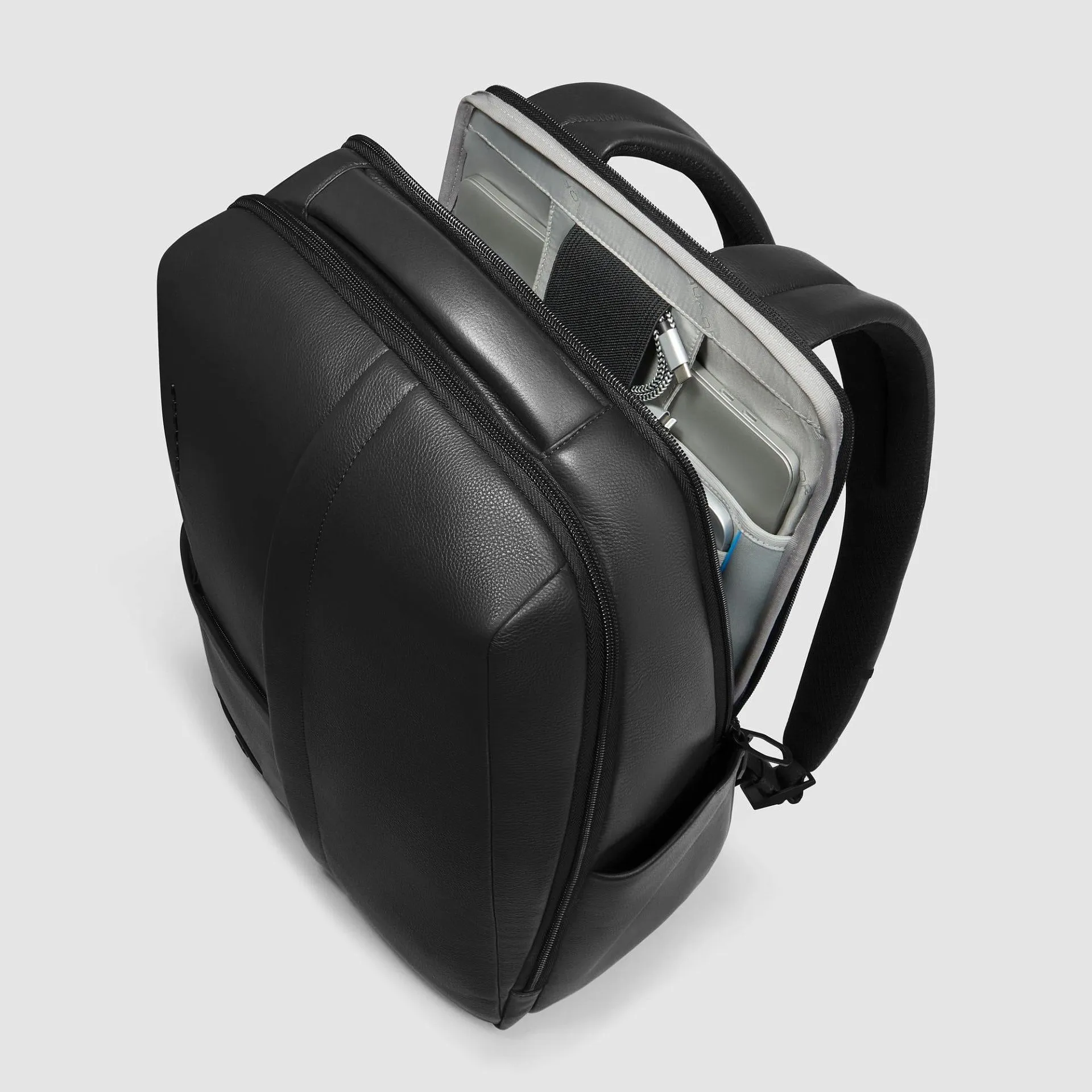 Кожаный рюкзак для ноутбука 15,6" с RFID-защитой Piquadro CA6767W137/N, чёрныйphoto3