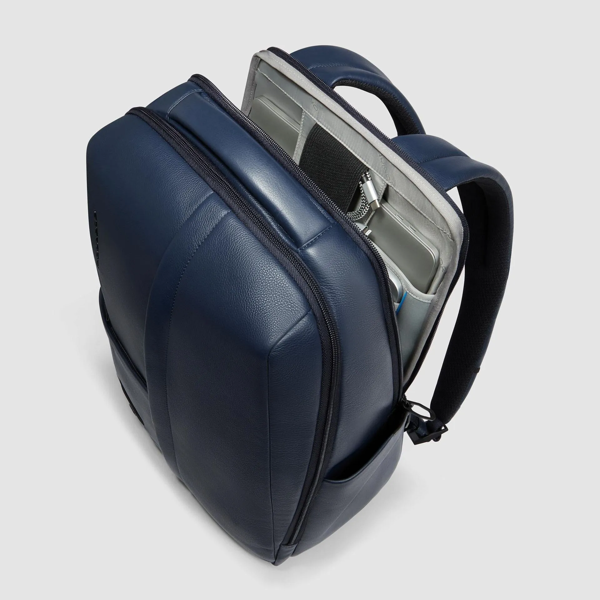 Кожаный рюкзак для ноутбука 15,6" с RFID-защитой Piquadro CA6767W137/BLU, синийphoto3