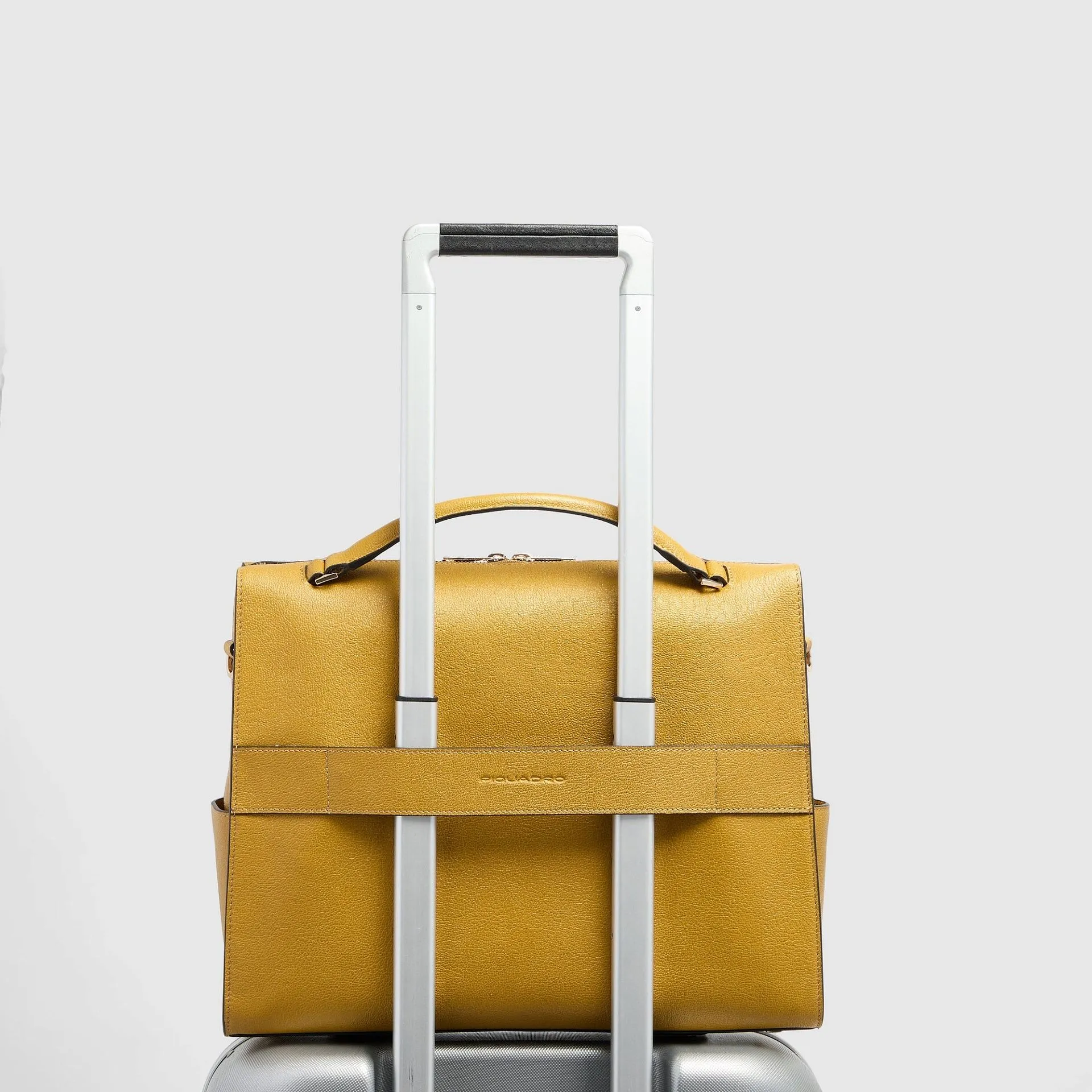 Кожаная женская сумка для ноутбука 14" Piquadro CA6774W140/G, жёлтыйphoto2