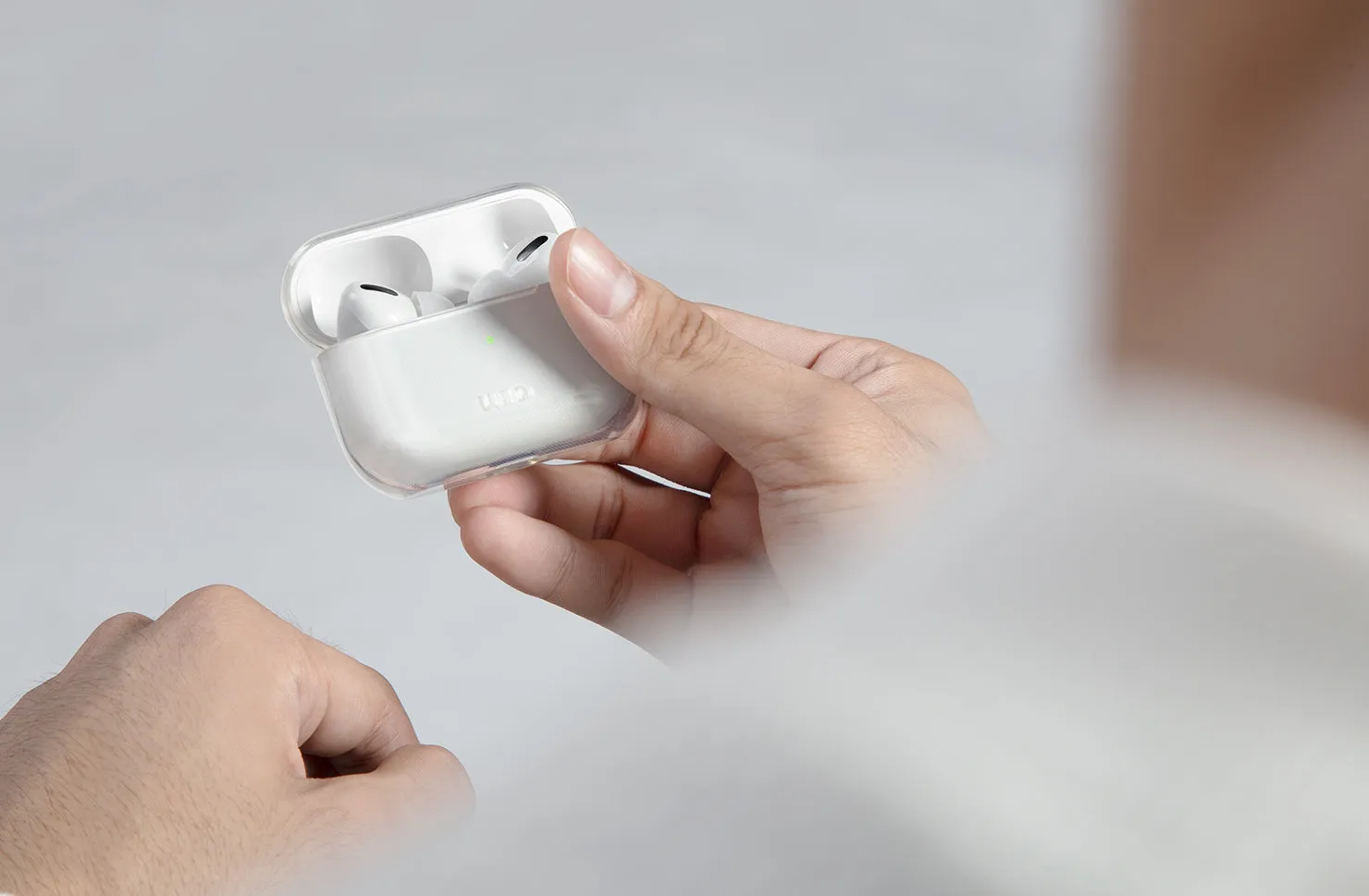 Чехол UNIQ Glase Pro для AirPods 4 / AirPods 5, прозрачный (Crystal Clear)