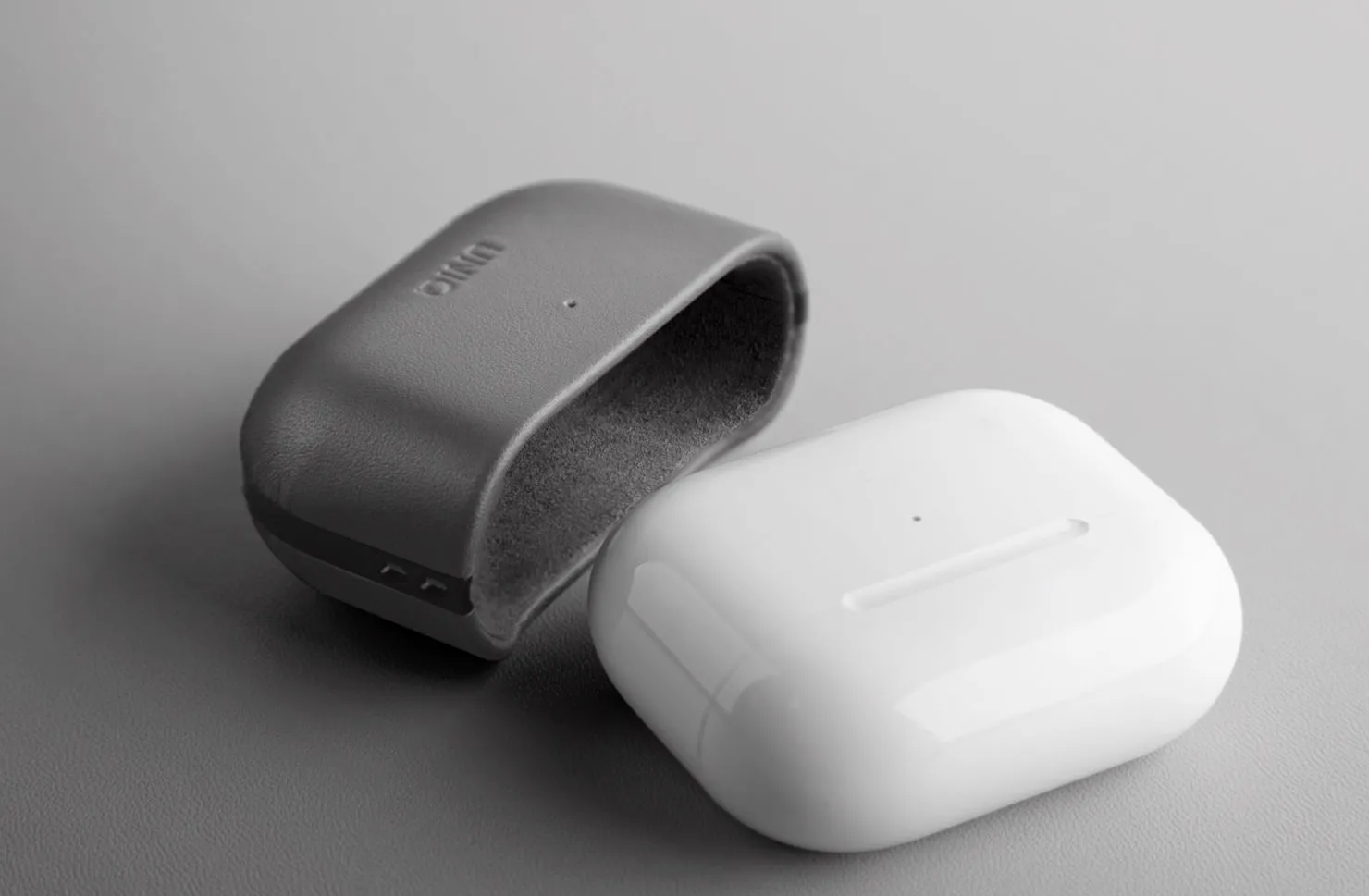 Чехол UNIQ Lyden DS для AirPods 4 / AirPods 5, черный (black)