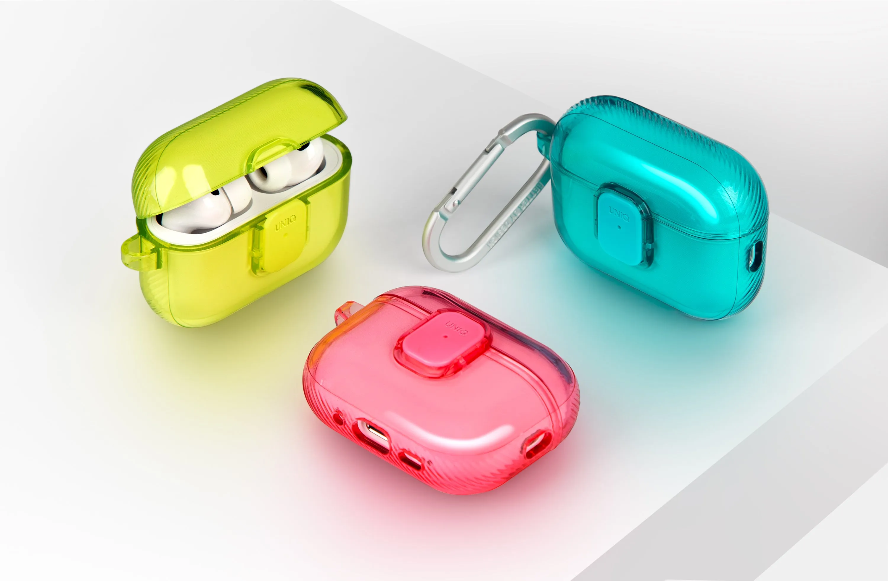 Чехол UNIQ Glase Pro для AirPods Pro (3rd Gen), прозрачный (Crystalclear)