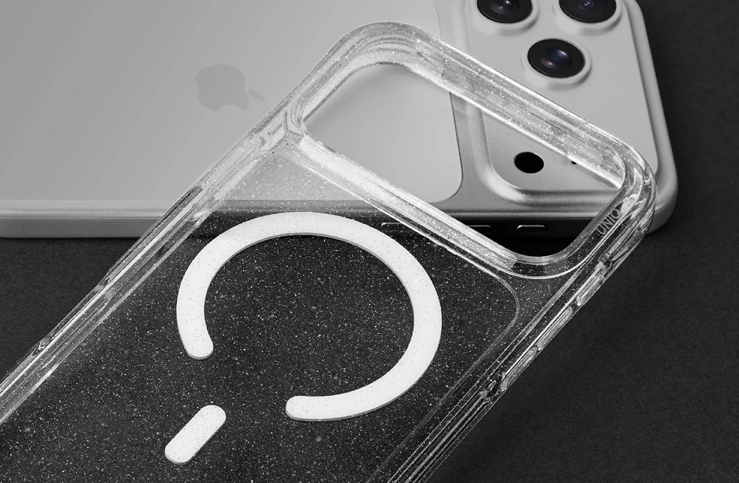 Чехол UNIQ LifePro Xtreme Tinsel для iPhone 17 Pro, прозрачный с блестками (clearglitter)